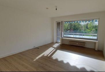 Schmuckstück im Villenviertel mit großem Balkon/Loggia provisionsfrei