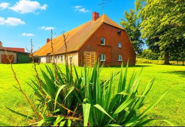 LANDHAUS MIT INTEGRIERTER SCHEUNE*6270qm GRUNDSTÜCK MIT BAULAND ! ! !