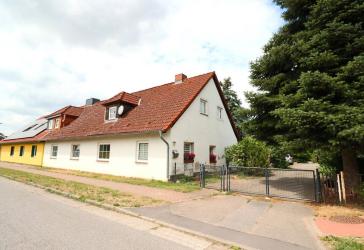 große Doppelhaushälfte am Plauer See - großes Grundstück & Doppelcarport