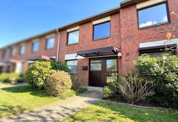 Charmantes RAUMWUNDER mit Kamin und Garten | 5 Zimmer, EBK., Keller | Ihr neues Zuhause in Glinde!