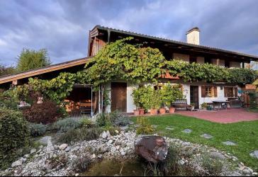 6 Zimmer Einfamilienhaus vom Architekten Rechl mit 1862qm grossem (Bau-) Grundstück
