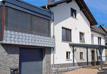 Traumhaus in Südlage - 1 bis 2 Familienhaus in Günterod