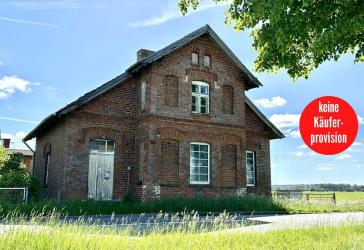 HORN IMMOBILIEN ++ Chausseehaus in Alleinlage bei Friedland