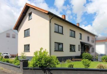 Viel Platz für die Familie: schicke und bezugsfertige Doppelhaushälfte in Mittelkalbach
