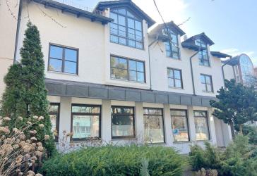 IMMOBILIEN SCHNEIDER - gepflegtes Gewerbegrundstück mit 4 Einheiten in beliebter Lage