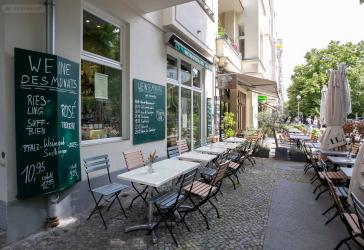 Gut vermietetes Altbau-Ladengeschäft in gepflegter Charlottenburger Kiezlage
