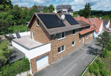 Massives Ein-/Zweifamilienhaus mit Garten und Garage in Warburg-Scherfede