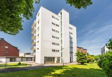 Frechen-Zentrum, gepflegte 4-Raumwohnung mit Balkon und Garage.
