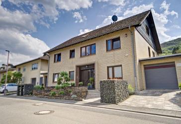 Gepflegtes Mehrfamilienhaus mit modernisierter Technik bei geringem Verbrauch
