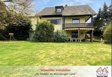Gartentraum auf über 1.000 m²! Einfamilienhaus mit Doppelgarage im beliebten Ortsteil Lauf-Schönberg