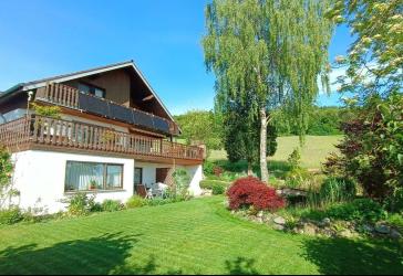 Großzügiges Einfamilienhaus mit separater Einliegerwhg. und spektakulärer Sicht auf die Alpen und den Hegau