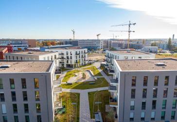 Aufzug, Balkon & Fußbodenheizung: 3-Zimmer-Wohnung in Schönefeld