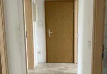 Neuer Glanz auf gemütlichen Quadratmetern: Lichtdurchflutete 3-Raumwohnung mit Balkon