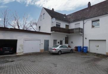 Mehrfamilienhaus mit Entwicklungspotenzial - 4 Wohneinheiten, teilweise vermietet