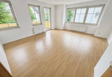 Helle 2-Zimmer Wohnung mit Balkon, EBK, Aufzug & Tiefgaragenstellplatz