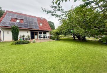 Einfamilienhaus (A+) mit PV-Anlage