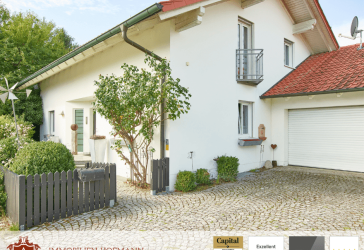 Familienidyll am Siedlungsrand - großzügiges Zuhause mit traumhaften Garten und freien Blick !!