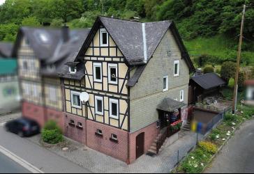 Gemütliches Wohnen in gepflegter Doppelhaushälfte!