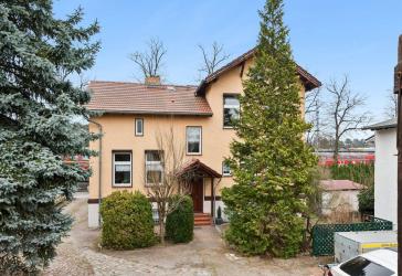 Zweifamilienhaus im Herzen von Zeuthen auf großzügigem Grundstück