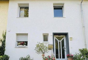 Gepflegtes Reihenmittelhaus in ruhiger Lage mit Garten und Garage