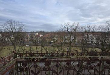 Blick auf den Gertraudenplatz 4 Zimmer Altbau- Etage !