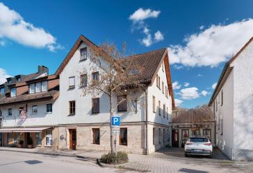 Historisches Wohn- und Geschäftshaus mit etablierter Gastronomie