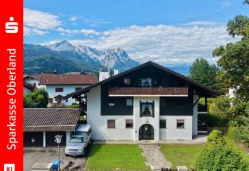 Großzügige Dachgeschosswohnung mit traumhaftem Ausblick