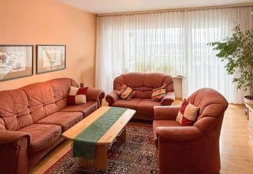 Helle 3-Zimmer-Wohnung mit Süd-Balkon, Weitblick und Tiefgarage