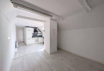Großzügige 4-ZKB Wohnung mit Einbauküche