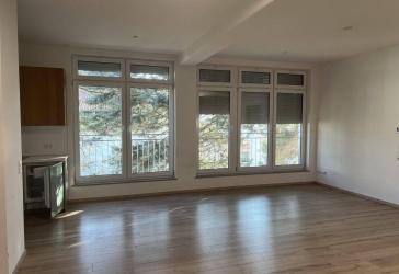 Helle, moderne Loftwohnung mit Einbauküche und Wallbox