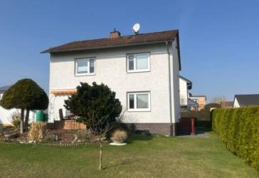 Wohlfühlen garantiert! Ein- bis Zweifamilienwohnhaus mit Garage und Garten in Edermünde-Haldorf