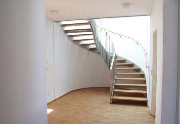 [] zentrum [] 6-raum-maisonette [] aufzug [] terrasse & balkon [] fußbodenheizung [] ebk mgl. []