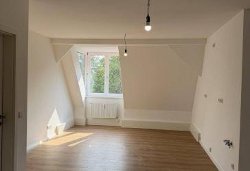 Wohnen im Denkmal - frisch sanierte 115-m²-Dachgeschosswohnung mit großem Wohnbereich