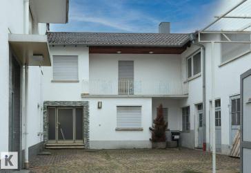 Dreifamilienhaus mit Gewerbefläche in zentraler Lage von Schifferstadt