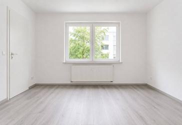 Bonn: Renovated 3-room apartment, approx. 5% ROI, Commission-FREE [INVESTMENT]