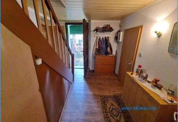Zwangsversteigerung - Kleines Haus am Berg in Bornstedt