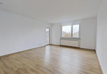 Helle 3-Zimmer-Erdgeschosswohnung mit BALKON
