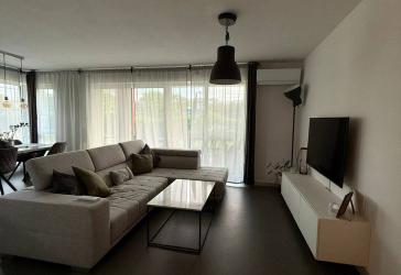 Bezugsfreie 3-Zimmer-EG-Wohnung mit Terrasse, Garten & Klimaanlage – zentral in Gaggenau