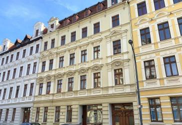 Altstadtnahes Mehrfamilienhaus mit Hinterhaus und Garagen zu veräußern!