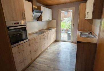 Familienfreundliche Doppelhaushälfte mit ausgebautem Dachgeschoss und Garten
