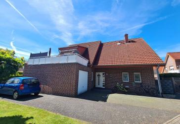 Ahlener-Westen, ein modernes Zweifamilienhaus mit zwei 4-Zimmerwohnungen, ein Einzelerwerb ist möglich.