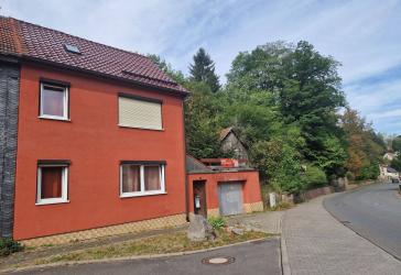 Einmaliges Angebot + Fast geschenktes Einfamilienhaus + VW. 65.000,00 € VP. 29.000,00 € - VB. + teilsaniert + in Luisenthal OT Stutzhausen +