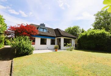 Reichlich Platz für Ihre Familie in toller ruhiger Lage !