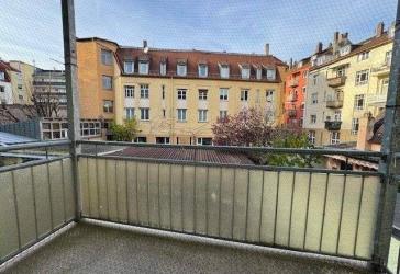 Vermietete 2-Zimmer-Kapitalanlage (WE4) in Nürnberg-Gibitzenhof - provisionsfrei, 1. OG, gepflegte Wohnanlage, nach Mieterwechsel mit Potenzial