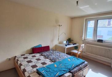 Large Single Private Room in a shared apartment with double bed is available for Long Term (With anmeldung) /Short Term (without anmeldung)