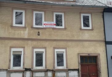 Tolles Familienhaus mit 6 Zimmern in Ohrdruf mit Zufahrt auf das Grundstück!