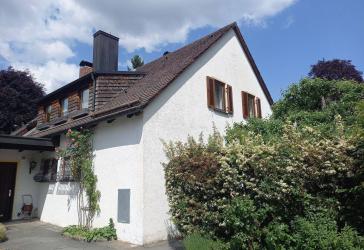Schöne Wohnfläche mit insg. 220 Wohn-/Nutzfläche in freistehendem Haus mit Garten (befristet)