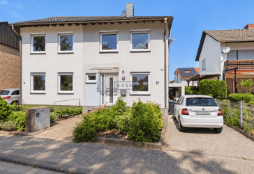 Großzügige Doppelhaushälfte mit Garten & Garage
