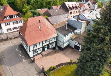 KA-Grötzingen - Ortsmitte - 2 Häuser 196 m² Wfl. - frei plus Baulücke - keine Käuferprovision