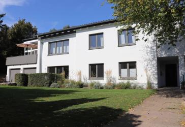 Exklusives und saniertes Einfamilienhaus mit Einliegerwohnung